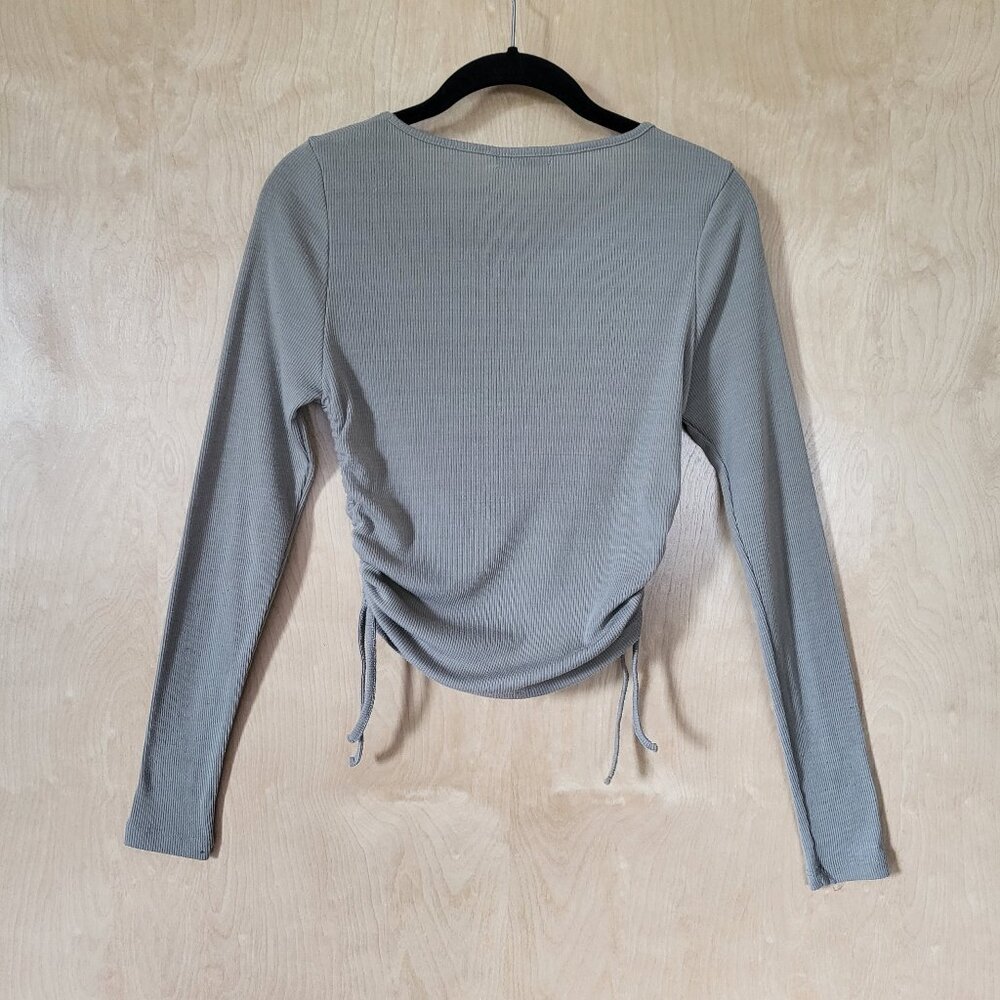 Lounging Bundle 2 Pieces: Gray Sweat Shorts and Sage Green Top Size Small - Picture 9 of 12